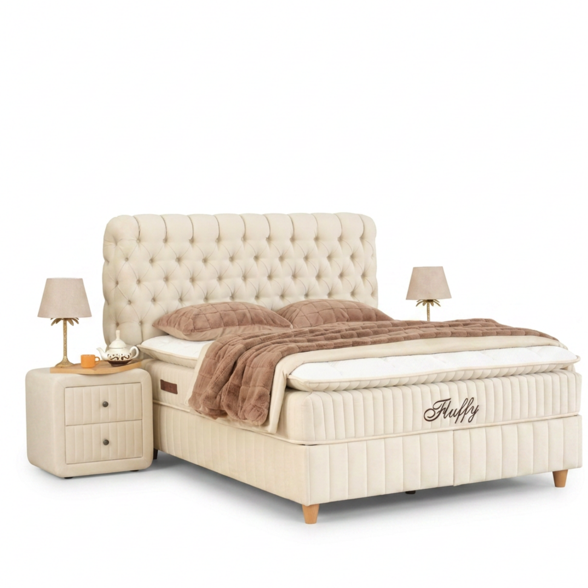 Lit boxspring BSS Fluffy crème vu de trois quarts avec table de chevet